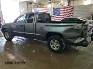 2005 Dodge Dakota SLT z VIN 1D7HE42N95S321895, wystawiony jako Copart lot #64455514 z przebiegiem 116 524 mil mil oraz Czysty tytuł • Clean title. Historia ofert i sprzedaży dostępna na DreamBid. Obrazek 2.
