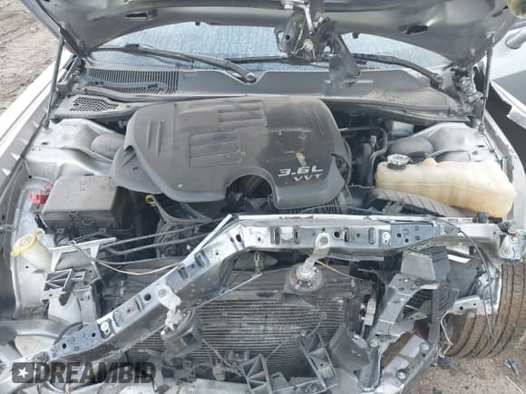 ✅ 2017 Dodge Challenger SXT • VIN: 2C3CDZAG1HH550336 • Lot: 43372442. Wystawiony na IAAI z przebiegiem 152 098 mil. Bezpłatny archiwum sprzedaży aukcyjnych z USA i szczegółowy raport historii pojazdu na DreamBid. Zdjęcie 10.