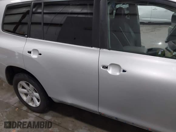✅ 2010 Toyota Highlander • VIN: 5TDBK3EH1AS018797 • Лот: 43653551. Опубликован ранее на IAAI с пробегом 222 338 миль. Бесплатный доступ к архиву аукционных продаж из США и подробный отчёт об истории автомобиля на DreamBid. Изображение 19.