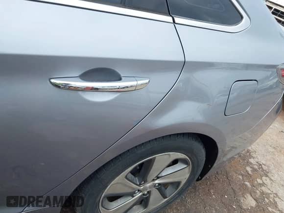 2016 Hyundai Sonata Limited with VIN KMHE34L13GA017321, listed as a IAAI auction lot 42966209 with 110,822 mi miles and . Bid and sale history available at DreamBid. Image 6.