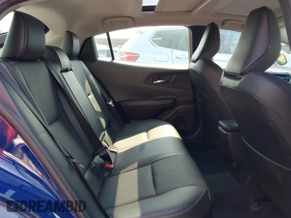 ✅ 2024 Toyota Prius LE • VIN: JTDACAAU8R3019555 • Lot: 42160410. Wystawiony na IAAI z przebiegiem 15 529 mil. Bezpłatny archiwum sprzedaży aukcyjnych z USA i szczegółowy raport historii pojazdu na DreamBid. Zdjęcie 8.