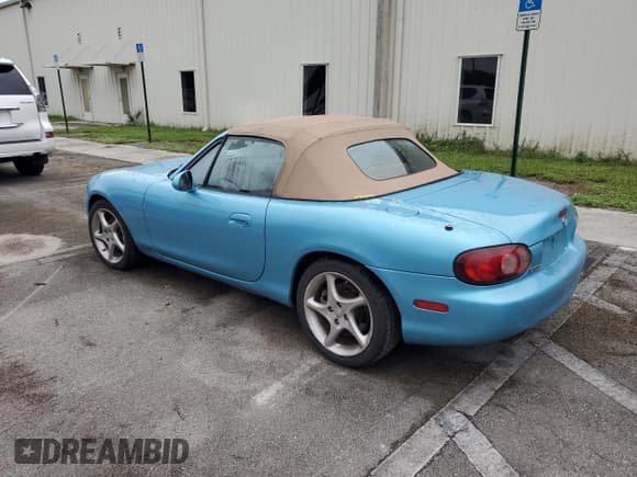 ✅ 2002 Mazda MX-5 Miata Cloth • VIN: JM1NB353920221121 • Lot: 74083274. Wystawiony na Copart z przebiegiem Nie podano. Bezpłatny archiwum sprzedaży aukcyjnych z USA i szczegółowy raport historii pojazdu na DreamBid. Zdjęcie 2.