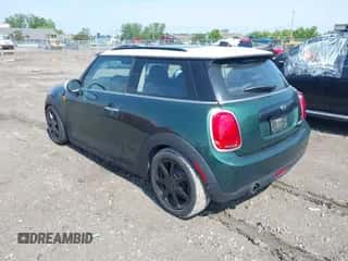 2016 MINI Hardtop with VIN WMWXP5C52G2D14536, listed as a IAAI auction lot 42565690 with 62,682 mi miles and . Bid and sale history available at DreamBid. Image 3.