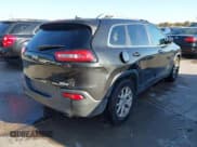 ✅ 2014 Jeep Cherokee Latitude • VIN: 1C4PJLCS8EW106453 • Lot: 43717599. Wystawiony na IAAI z przebiegiem 154 630 mil. Bezpłatny archiwum sprzedaży aukcyjnych z USA i szczegółowy raport historii pojazdu na DreamBid. Zdjęcie 4.