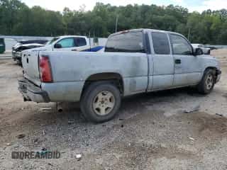 2005 Chevrolet Silverado 1500 LS z VIN 2GCEC19V551178113, wystawiony jako Copart lot #69581774 z przebiegiem 247 635 mil mil oraz Szkoda całkowita • Salvage title. Historia ofert i sprzedaży dostępna na DreamBid. Obrazek 3.
