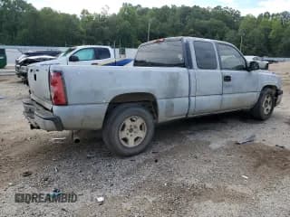 ✅ 2005 Chevrolet Silverado 1500 LS • VIN: 2GCEC19V551178113 • Лот: 69581774. Опубликован ранее на Copart с пробегом 247 635 миль. Бесплатный доступ к архиву аукционных продаж из США и подробный отчёт об истории автомобиля на DreamBid. Изображение 3.