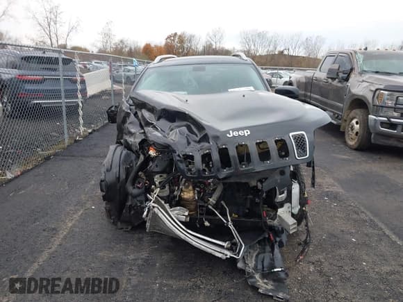 ✅ 2020 Jeep Cherokee Limited • VIN: 1C4PJMDX9LD563975 • Lot: 43573677. Wystawiony na IAAI z przebiegiem Nie podano. Bezpłatny archiwum sprzedaży aukcyjnych z USA i szczegółowy raport historii pojazdu na DreamBid. Zdjęcie 13.