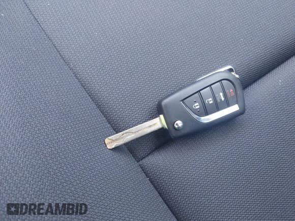 ✅ 2025 Toyota Corolla Hybrid LE • VIN: JTDBCMFE3S3086478 • Лот: 43227723. Опубликован ранее на IAAI с пробегом 5 789 миль. Бесплатный доступ к архиву аукционных продаж из США и подробный отчёт об истории автомобиля на DreamBid. Изображение 11.