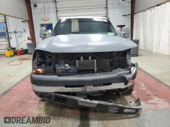 ✅ 2005 Chevrolet Silverado 2500HD LS • VIN: 1GCHK232X5F816286 • Lot: 91529195. Wystawiony na Copart z przebiegiem 215 543 mil. Bezpłatny archiwum sprzedaży aukcyjnych z USA i szczegółowy raport historii pojazdu na DreamBid. Zdjęcie 5.