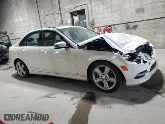 ✅ 2011 Mercedes-Benz C 300 Sport • VIN: WDDGF5EB6BR174597 • Lot: 93367495. Wystawiony na Copart z przebiegiem 159 988 mil. Bezpłatny archiwum sprzedaży aukcyjnych z USA i szczegółowy raport historii pojazdu na DreamBid. Zdjęcie 4.