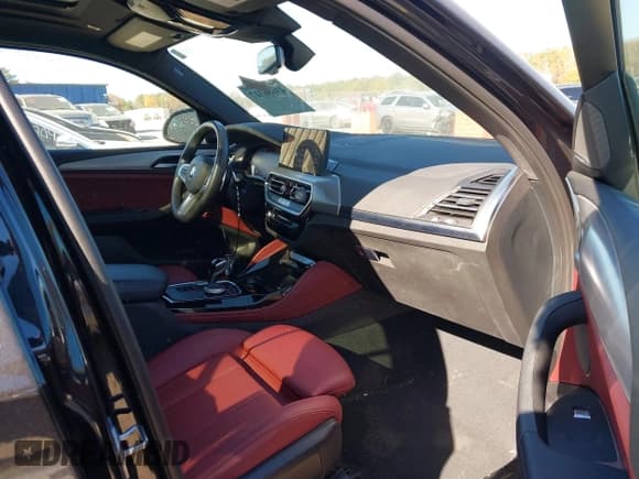 ✅ 2023 BMW X4 xDrive30i • VIN: 5UX33DT01P9P53175 • Lot: 43686317. Listed on IAAI with 31,674 mi. Free auction sales archive from the USA and detailed vehicle history report at DreamBid. Image 5.