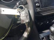 ✅ 2020 Volkswagen Tiguan S • VIN: 3VV1B7AX9LM008720 • Lot: 43394863. Wystawiony na IAAI z przebiegiem 54 191 mil. Bezpłatny archiwum sprzedaży aukcyjnych z USA i szczegółowy raport historii pojazdu na DreamBid. Zdjęcie 11.