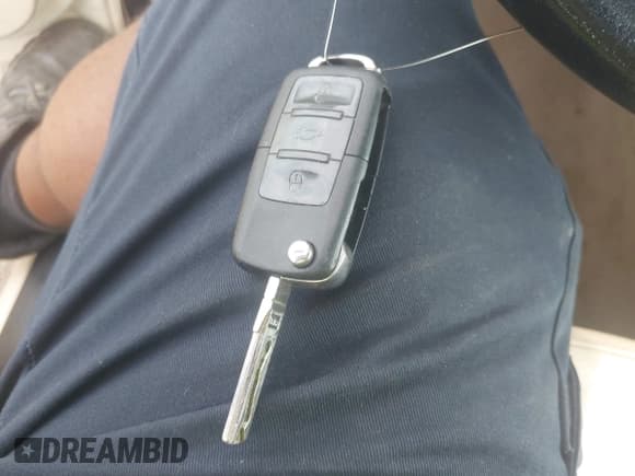 ✅ 2008 Volkswagen Beetle SE • VIN: 3VWRF31Y68M407645 • Lot: 42572038. Listed on IAAI with 171,530 mi. Free auction sales archive from the USA and detailed vehicle history report at DreamBid. Image 11.