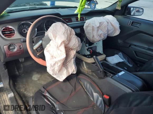 ✅ 2014 Ford Mustang GT • VIN: 1ZVBP8CF0E5324530 • Lot: 71707745. Listed on Copart with 103,810 mi. Free auction sales archive from the USA and detailed vehicle history report at DreamBid. Image 8.