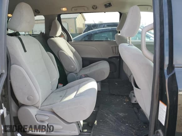 ✅ 2020 Toyota Sienna LE • VIN: 5TDJZ3DC1LS240014 • Lot: 44578935. Wystawiony na Copart z przebiegiem 136 892 mil. Bezpłatny archiwum sprzedaży aukcyjnych z USA i szczegółowy raport historii pojazdu na DreamBid. Zdjęcie 10.