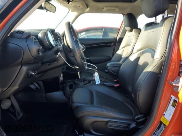 ✅ 2019 MINI Hardtop 4 Door Cooper S • VIN: WMWXU3C58K2H88710 • Lot: 92857985. Listed on Copart with 31,798 mi. Free auction sales archive from the USA and detailed vehicle history report at DreamBid. Image 7.