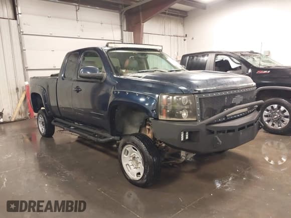 ✅ 2012 Chevrolet Silverado 2500HD LTZ • VIN: 1GC2KYCG5CZ204965 • Lot: 40233599. Listed on IAAI with 133,884 mi. Free auction sales archive from the USA and detailed vehicle history report at DreamBid. Image 1.
