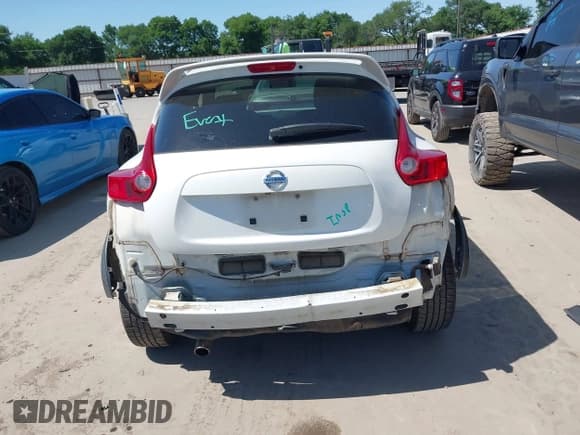 ✅ 2014 Nissan Juke SV • VIN: JN8AF5MR7ET453146 • Lot: 41959469. Listed on IAAI with 109,556 mi. Free auction sales archive from the USA and detailed vehicle history report at DreamBid. Image 17.