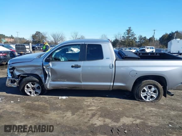 ✅ 2016 Toyota Tundra SR5 • VIN: 5TFRW5F1XGX201537 • Лот: 41396181. Опубликован ранее на IAAI с пробегом 133 968 миль. Бесплатный доступ к архиву аукционных продаж из США и подробный отчёт об истории автомобиля на DreamBid. Изображение 14.