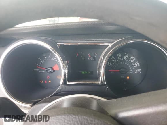 ✅ 2006 Ford Mustang GT Deluxe • VIN: 1ZVHT82H765260481 • Lot: 70352005. Wystawiony na Copart z przebiegiem 335 474 mil. Bezpłatny archiwum sprzedaży aukcyjnych z USA i szczegółowy raport historii pojazdu na DreamBid. Zdjęcie 9.