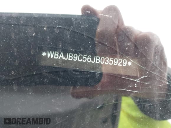 ✅ 2018 BMW 5 Series M550i xDrive • VIN: WBAJB9C56JB035929 • Lot: 41732048. Listed on IAAI with 87,896 mi. Free auction sales archive from the USA and detailed vehicle history report at DreamBid. Image 9.