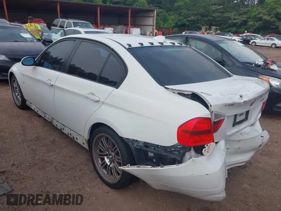 ✅ 2007 BMW 3 Series 328i • VIN: WBAVA37517NL12716 • Lot: 42480313. Listed on IAAI with 144,785 mi. Free auction sales archive from the USA and detailed vehicle history report at DreamBid. Image 3.