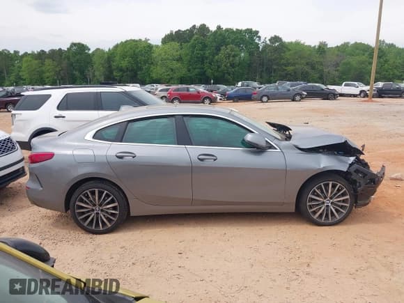 ✅ 2022 BMW 2 Series 228i • VIN: WBA53AK01N7K15253 • Lot: 42091484. Wystawiony na IAAI z przebiegiem 29 489 mil. Bezpłatny archiwum sprzedaży aukcyjnych z USA i szczegółowy raport historii pojazdu na DreamBid. Zdjęcie 13.