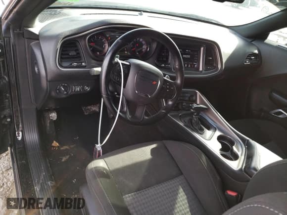 ✅ 2021 Dodge Challenger GT • VIN: 2C3CDZJG5MH573659 • Lot: 39429174. Wystawiony na Copart z przebiegiem 71 449 mil. Bezpłatny archiwum sprzedaży aukcyjnych z USA i szczegółowy raport historii pojazdu na DreamBid. Zdjęcie 8.