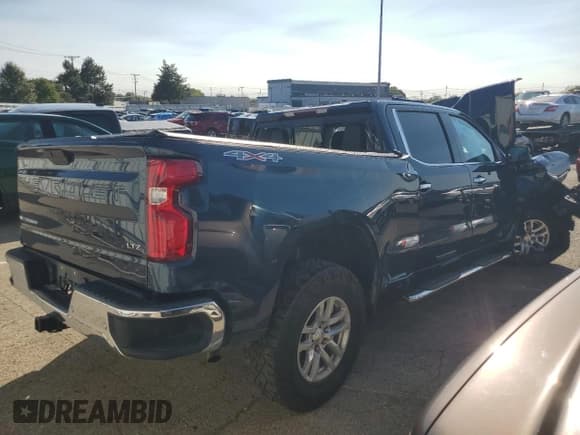 ✅ 2019 Chevrolet Silverado 1500 LTZ • VIN: 3GCUYGED0KG192551 • Lot: 70252594. Wystawiony na Copart z przebiegiem 100 779 mil. Bezpłatny archiwum sprzedaży aukcyjnych z USA i szczegółowy raport historii pojazdu na DreamBid. Zdjęcie 3.