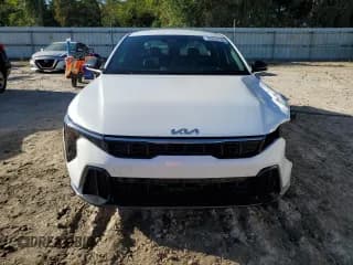 ✅ 2025 Kia K4 GT-Line • VIN: 3KPFW4DE3SE057647 • Lot: 83822165. Wystawiony na Copart z przebiegiem 9 262 mil. Bezpłatny archiwum sprzedaży aukcyjnych z USA i szczegółowy raport historii pojazdu na DreamBid. Zdjęcie 5.