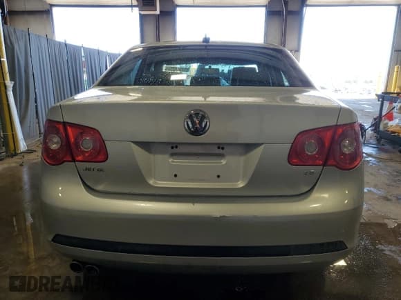 ✅ 2006 Volkswagen Jetta 2.5L • VIN: 3VWSG71K96M646735 • Лот: 52293215. Опубликован ранее на Copart с пробегом 64 528 миль. Бесплатный доступ к архиву аукционных продаж из США и подробный отчёт об истории автомобиля на DreamBid. Изображение 6.
