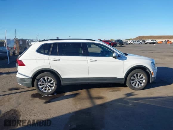 ✅ 2019 Volkswagen Tiguan SE • VIN: 3VV3B7AXXKM067038 • Lot: 43551584. Wystawiony na IAAI z przebiegiem 78 977 mil. Bezpłatny archiwum sprzedaży aukcyjnych z USA i szczegółowy raport historii pojazdu na DreamBid. Zdjęcie 13.