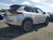 ✅ 2025 Nissan Rogue Platinum • VIN: JN8BT3DD6SW472349 • Lot: 68799345. Listed on Copart with 2,563 mi. Free auction sales archive from the USA and detailed vehicle history report at DreamBid. Image 3.