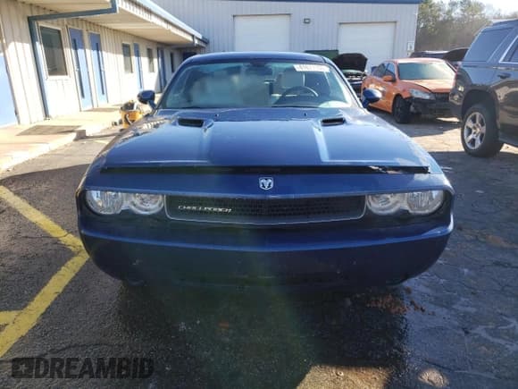 ✅ 2010 Dodge Challenger SE • VIN: 2B3CJ4DV5AH260660 • Lot: 41677195. Wystawiony na Copart z przebiegiem 167 079 mil. Bezpłatny archiwum sprzedaży aukcyjnych z USA i szczegółowy raport historii pojazdu na DreamBid. Zdjęcie 5.