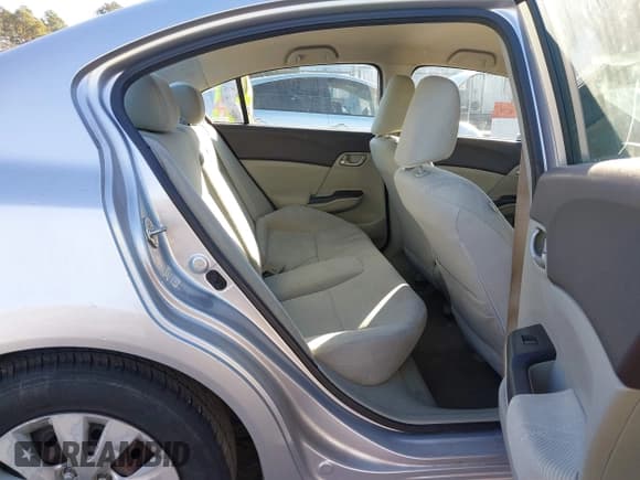 ✅ 2012 Honda Civic LX • VIN: 19XFB2F52CE084661 • Lot: 43615448. Wystawiony na IAAI z przebiegiem 106 221 mil. Bezpłatny archiwum sprzedaży aukcyjnych z USA i szczegółowy raport historii pojazdu na DreamBid. Zdjęcie 8.