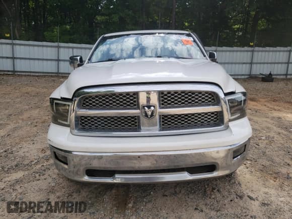 ✅ 2009 Dodge 1500 Laramie • VIN: 1D3HB13T29S730509 • Lot: 59987355. Wystawiony na Copart z przebiegiem 240 724 mil. Bezpłatny archiwum sprzedaży aukcyjnych z USA i szczegółowy raport historii pojazdu na DreamBid. Zdjęcie 5.