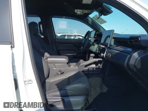 ✅ 2025 Toyota Tacoma SR • VIN: 3TYLB5JN7ST067889 • Лот: 42444254. Опубликован ранее на IAAI с пробегом 5 786 миль. Бесплатный доступ к архиву аукционных продаж из США и подробный отчёт об истории автомобиля на DreamBid. Изображение 5.