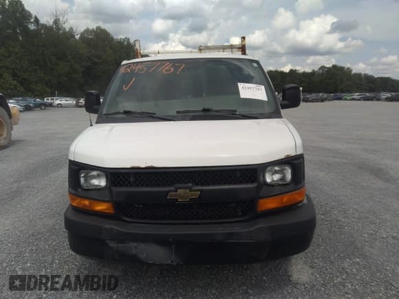 ✅ 2016 Chevrolet Express Cargo • VIN: 1GCWGAFF8G1249934 • Lot: 42457767. Wystawiony na IAAI z przebiegiem 252 991 mil. Bezpłatny archiwum sprzedaży aukcyjnych z USA i szczegółowy raport historii pojazdu na DreamBid. Zdjęcie 13.