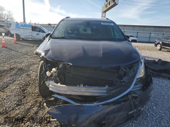 ✅ 2018 Chrysler Pacifica Touring L Plus • VIN: 2C4RC1EG6JR234354 • Lot: 92933095. Wystawiony na Copart z przebiegiem 132 488 mil. Bezpłatny archiwum sprzedaży aukcyjnych z USA i szczegółowy raport historii pojazdu na DreamBid. Zdjęcie 5.