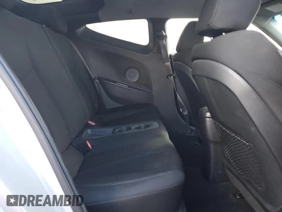 ✅ 2017 Hyundai Veloster • VIN: KMHTC6AD8HU311359 • Lot: 49013005. Wystawiony na Copart z przebiegiem 117 602 mil. Bezpłatny archiwum sprzedaży aukcyjnych z USA i szczegółowy raport historii pojazdu na DreamBid. Zdjęcie 10.