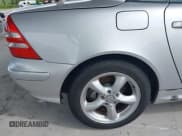 ✅ 2001 Mercedes-Benz SLK 230/320 • VIN: WDBKK65F81F185298 • Lot: 42963336. Listed on IAAI with 73,700 mi. Free auction sales archive from the USA and detailed vehicle history report at DreamBid. Image 14.