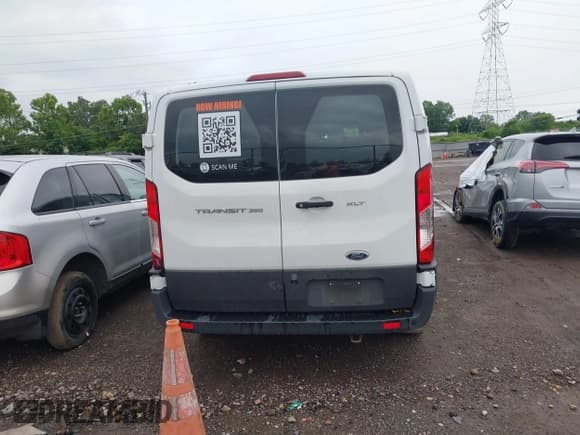 ✅ 2021 Ford Transit Passenger XL • VIN: 1FBAX2Y82MKA49303 • Lot: 42634402. Listed on IAAI with 116,412 mi. Free auction sales archive from the USA and detailed vehicle history report at DreamBid. Image 16.