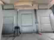 2020 Chevrolet Suburban LS z VIN 1GNSCGKC6LR183119, wystawiony jako Copart lot #54466925 z przebiegiem 87 978 mil mil oraz Szkoda całkowita • Salvage title. Historia ofert i sprzedaży dostępna na DreamBid. Obrazek 10.