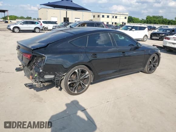 ✅ 2023 Audi S5 Sportback Premium Plus • VIN: WAUC4CF55PA010885 • Lot: 55302835. Wystawiony na Copart z przebiegiem 44 027 mil. Bezpłatny archiwum sprzedaży aukcyjnych z USA i szczegółowy raport historii pojazdu na DreamBid. Zdjęcie 3.
