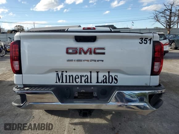 ✅ 2022 GMC Sierra 1500 • VIN: 3GTNUAED8NG509977 • Lot: 79484364. Wystawiony na Copart z przebiegiem Nie podano. Bezpłatny archiwum sprzedaży aukcyjnych z USA i szczegółowy raport historii pojazdu na DreamBid. Zdjęcie 6.