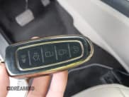 ✅ 2017 Ford Escape Titanium • VIN: 1FMCU9J92HUD86049 • Lot: 43327283. Wystawiony na IAAI z przebiegiem 108 394 mil. Bezpłatny archiwum sprzedaży aukcyjnych z USA i szczegółowy raport historii pojazdu na DreamBid. Zdjęcie 11.