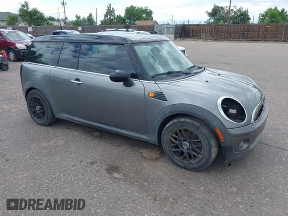 ✅ 2010 MINI Clubman • VIN: WMWML3C51ATX52028 • Lot: 42549375. Wystawiony na IAAI z przebiegiem 117 917 mil. Bezpłatny archiwum sprzedaży aukcyjnych z USA i szczegółowy raport historii pojazdu na DreamBid. Zdjęcie 1.