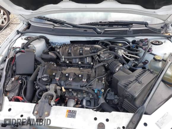 2014 Chevrolet Impala Police Police z VIN 2G1WD5E30E1114342, wystawiony jako IAAI lot #42388443 z przebiegiem 119 929 mil mil oraz . Historia ofert i sprzedaży dostępna na DreamBid. Obrazek 10.