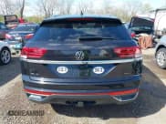 ✅ 2023 Volkswagen Atlas SE • VIN: 1V2HE2CA4PC209916 • Лот: 41957199. Опубликован ранее на IAAI с пробегом 24 799 миль. Бесплатный доступ к архиву аукционных продаж из США и подробный отчёт об истории автомобиля на DreamBid. Изображение 17.