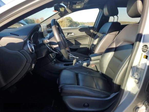 ✅ 2016 Mercedes-Benz GLA 250 • VIN: WDCTG4GB1GJ227543 • Lot: 85425355. Listed on Copart with 92,151 mi. Free auction sales archive from the USA and detailed vehicle history report at DreamBid. Image 7.